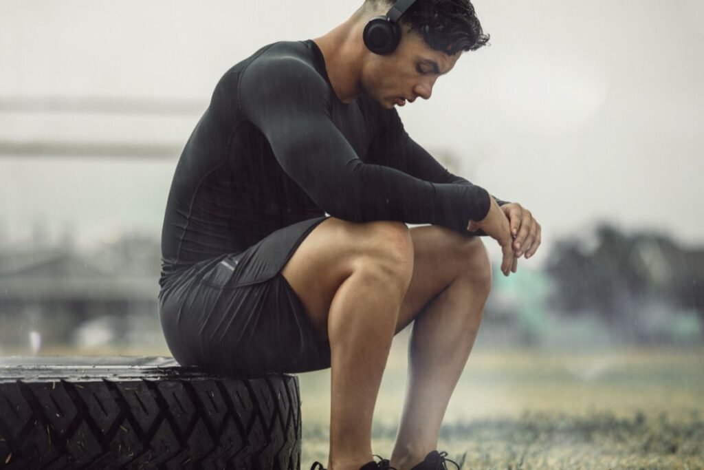 deportista realizando una semana de descarga con menos volumen de entrenamiento