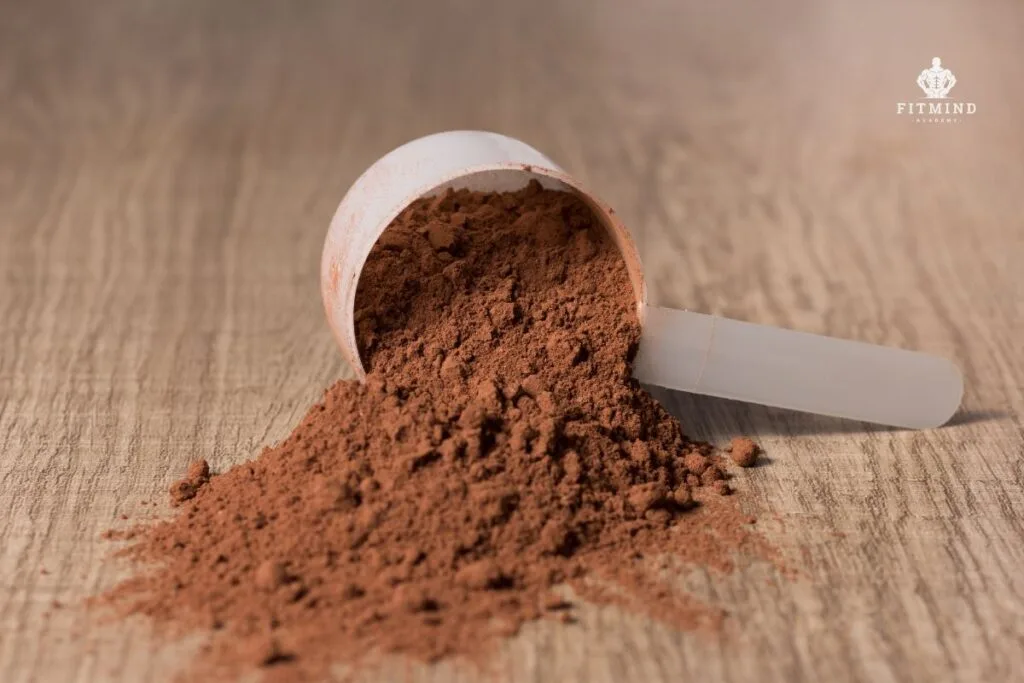 batido de proteína junto a alimentos ricos en proteína para ganar masa muscular