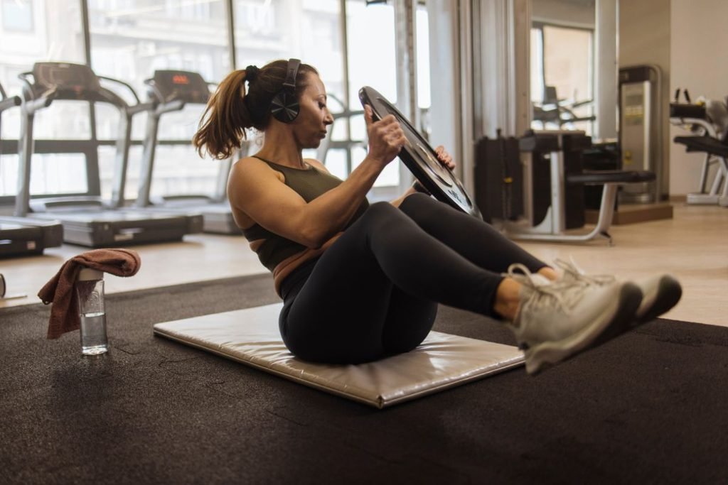 combinación de entrenamiento de fuerza y cardio para perder grasa