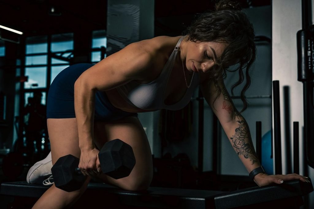 entrenamiento de fuerza para preservar masa muscular durante una pérdida de grasa